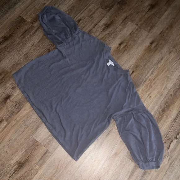 Bubble 3/4 Sleeve Top - Picture 2 of 8